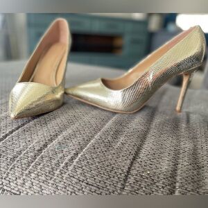 Gold Heels (Sz12)
